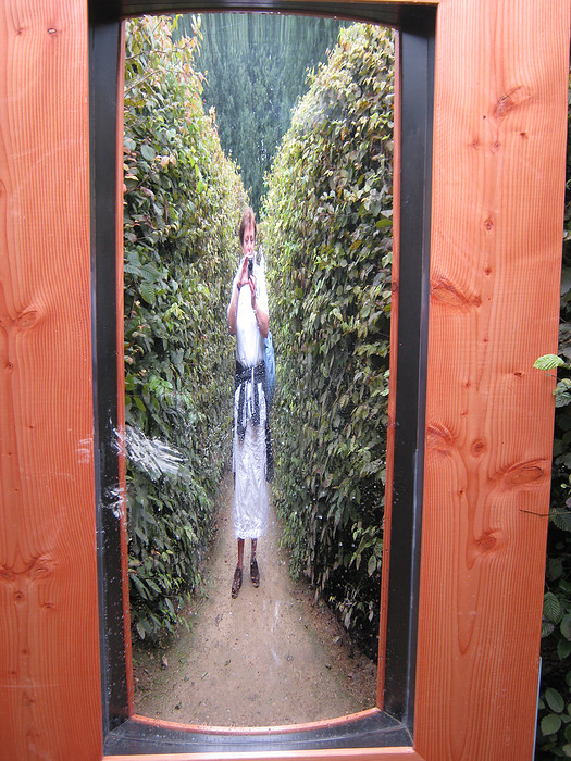 Vaak maken mensen foto's van zichzelf in de lachspiegel. Als wij onze lachspiegels tegenkomen op internet en ze zijn leuk dan plaatsen wij deze op deze pagina. Vaak maken mensen foto's van zichzelf in de lachspiegel. Als wij onze lachspiegels tegenkomen op internet en ze zijn leuk dan plaatsen wij deze op deze pagina.